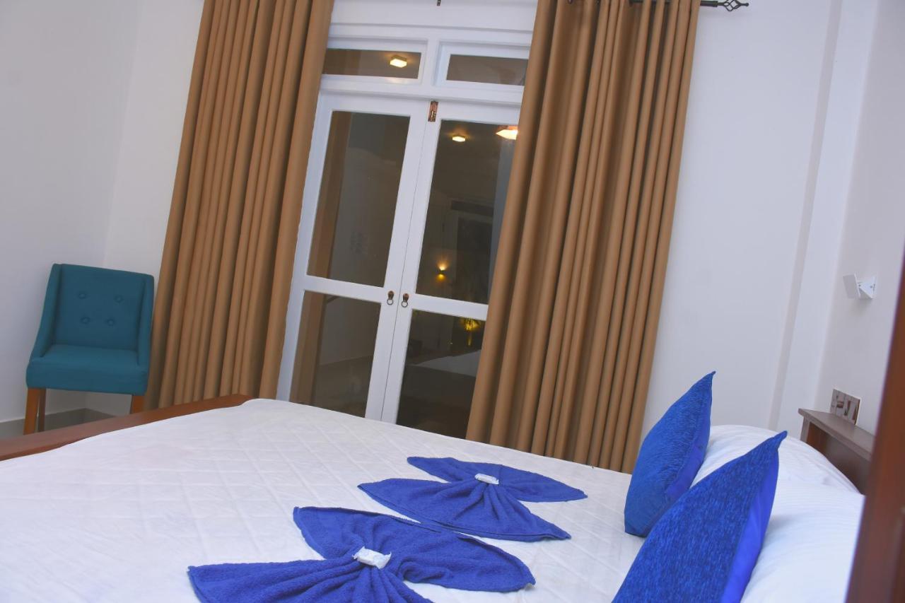 The Bamboo Tree Transit Hotel Katunayaka Exterior foto