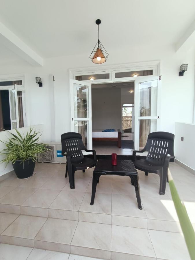 The Bamboo Tree Transit Hotel Katunayaka Exterior foto
